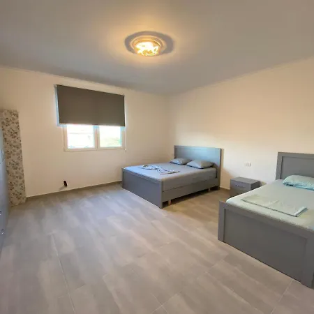 Rinia Apartment